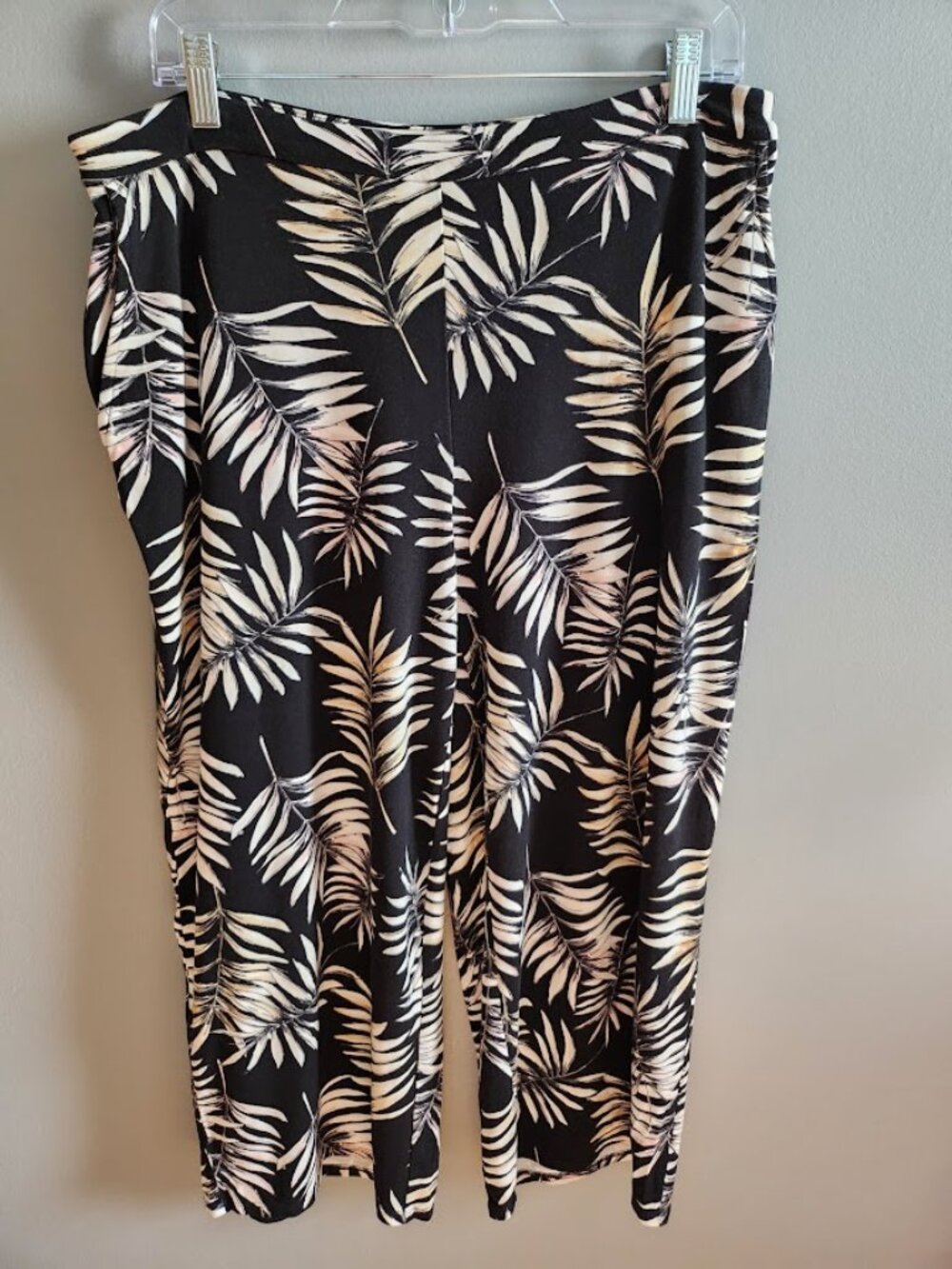 J Jill Wearever Collection Cropped Rayon Pants Fern Print Large Petite